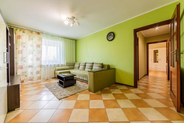 Апартаменти 3-кімнатні, поруч з м. Печерська