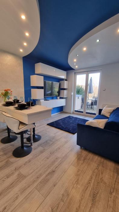 BLUE APARTMENT