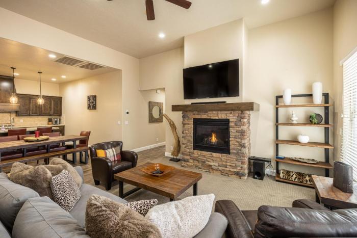 9th Hole Clubhouse Stroll