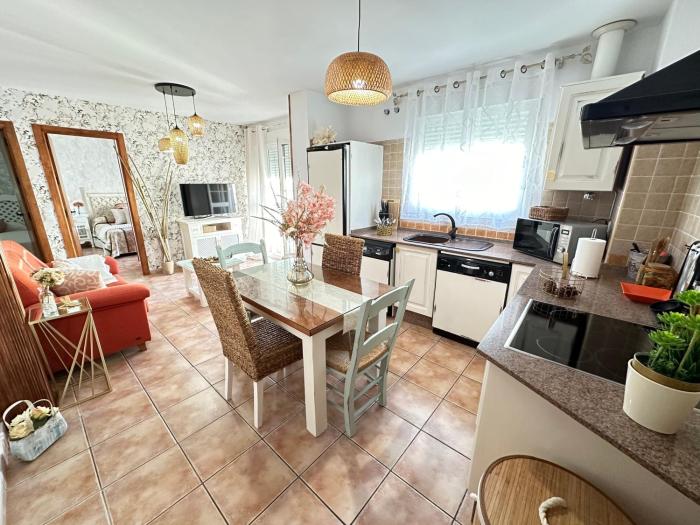 APARTAMENTOS LUNA solo FAMILIAS Y PAREJAS