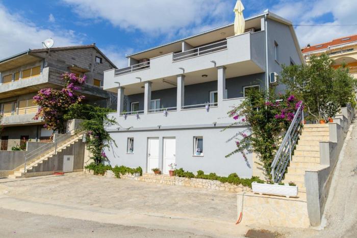 Apartments by the sea Mavarstica, Ciovo - 20161