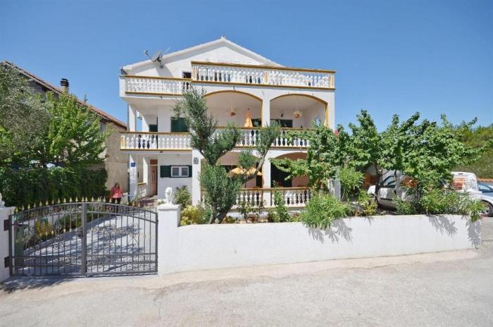 Apartments with a parking space Vodice - 22557