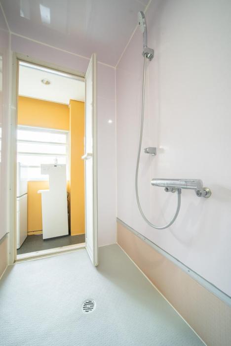 梟の宿 岛之内1号馆 步行300m至道顿堀!徒步5分钟日本桥站! 心斋桥8分钟 黑门市场15分种徒步圈内 !中央区古风民宅220平方5间房可住20人