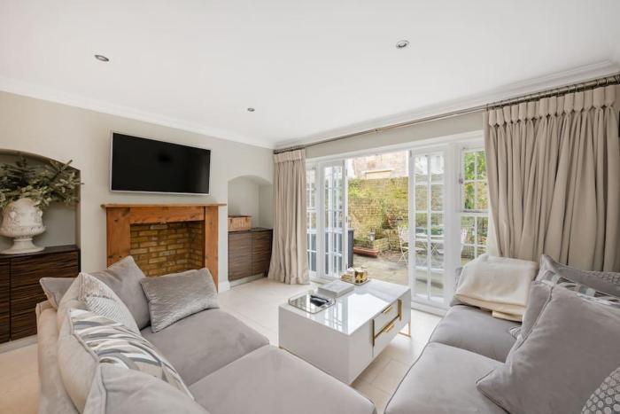 Fairytale Garden House - Next to Victoria Station & Pet Friendly