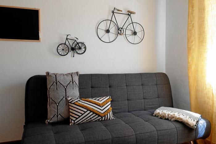 *Private Outdoor Area* 300m-Beach, SwingNo Stairs