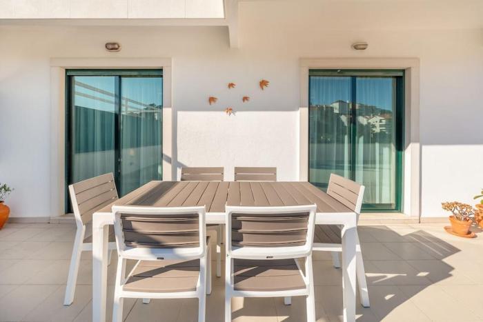 Cascais Sunny with very spacious terrace