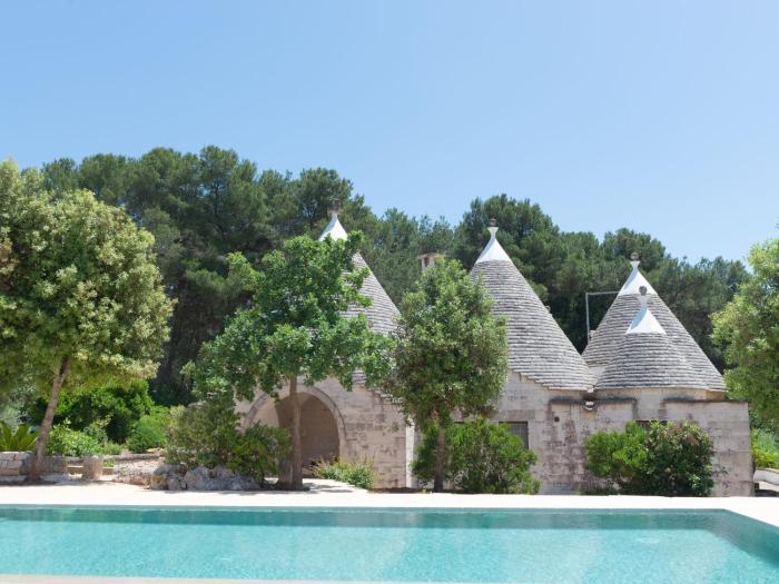 Trullo in Puglia with Pool and Valley Views