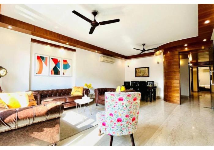 BluO 3BHK M Block Market -Lift, Balcony, Parking