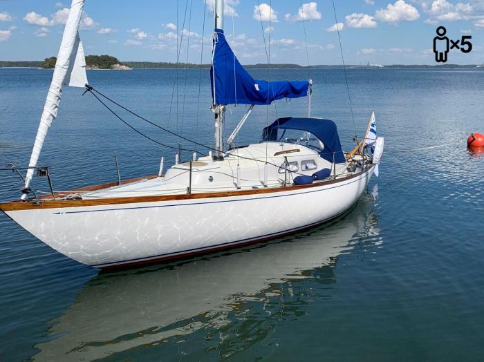 Downtown Sailboat - Vega 2