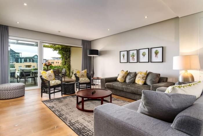 Elegant 2 Bed by Waterfront and Stadium