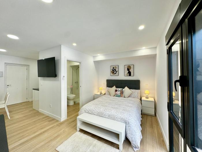 Amazing Seaside Studio by EaW Homes
