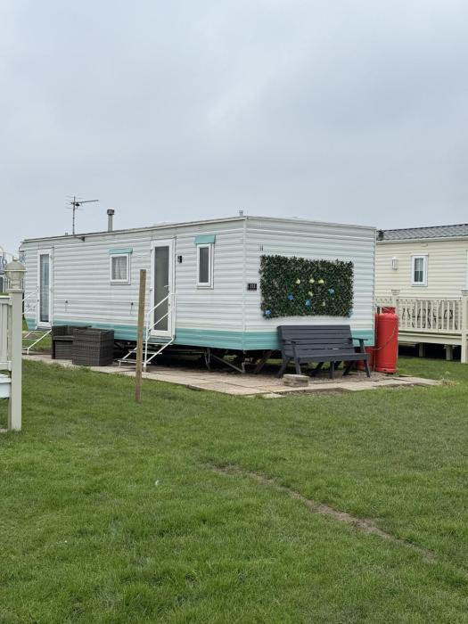 Ingoldmells -Caravan- Sleeps 6 - Seaside - Parking