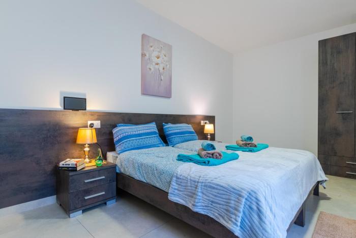 Spacious Brand New Apartment 3 Bdr 2 Bth H