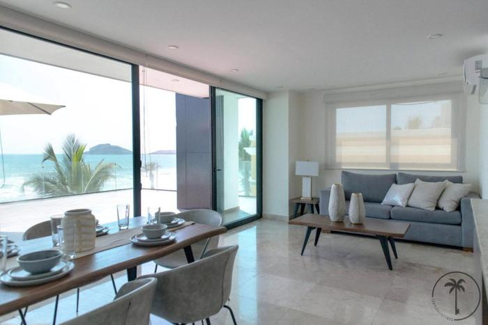 Terraza con vista al mar y a atardeceres