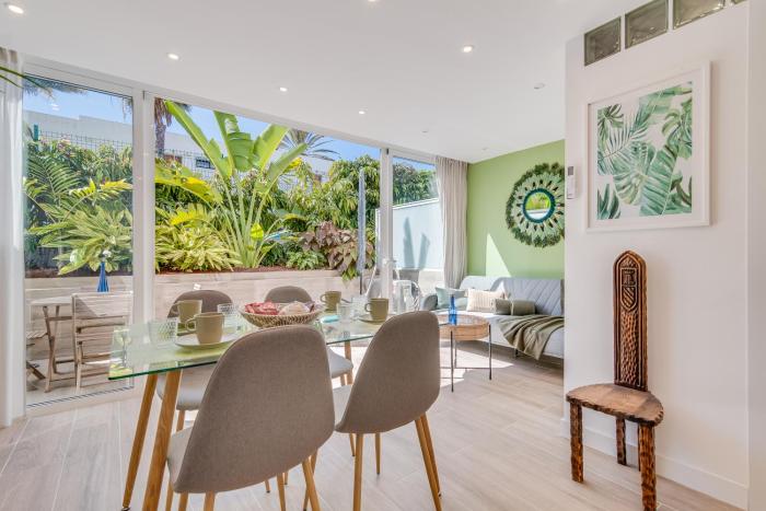 Home2Book Stylish Tropical Apt Terrace & Pool