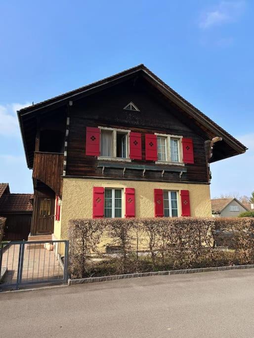 House with garden and parking