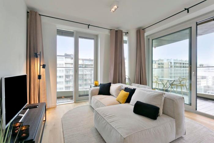 Huswell - Bright, modern apartment with terrace near beach
