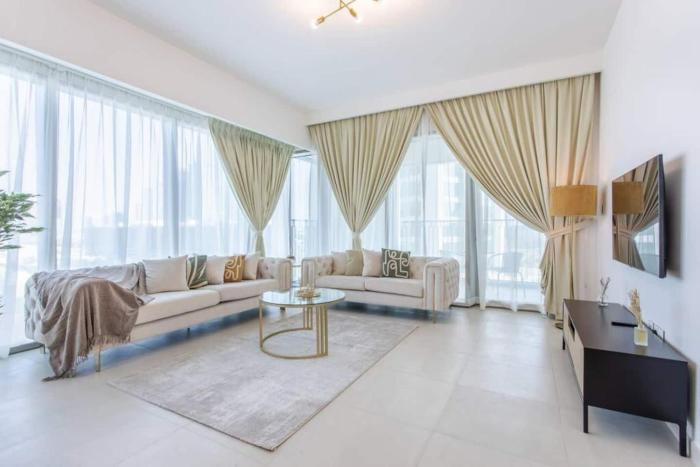 3BR facing Dubai Mall 5 min walk to Burj Khalifa