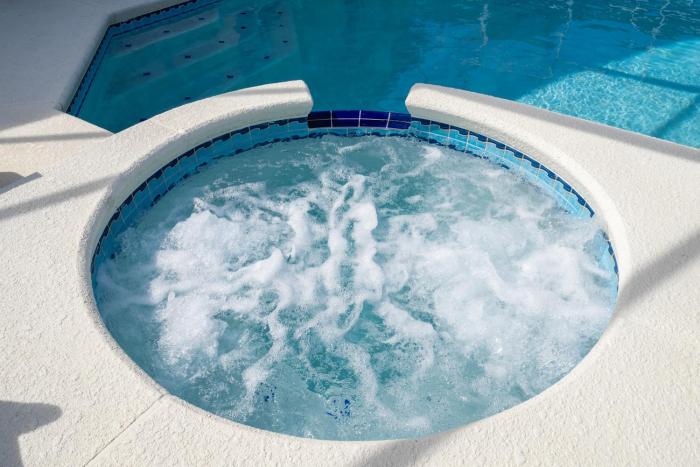 Close to Disney, pool spa, games room, budget friendly, Posner Park