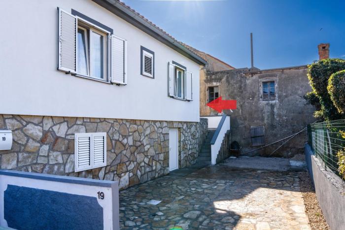 Apartments with parking space Vir - 22682