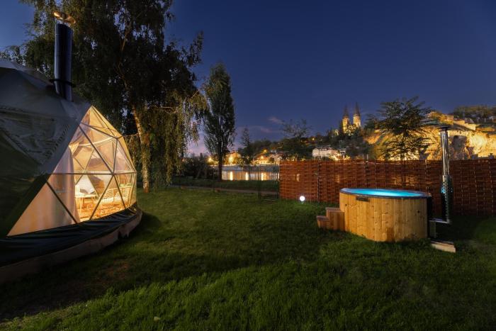 Unique Escape Glamping in the Heart of Prague with Hot Tub and Vysehrad Castle View