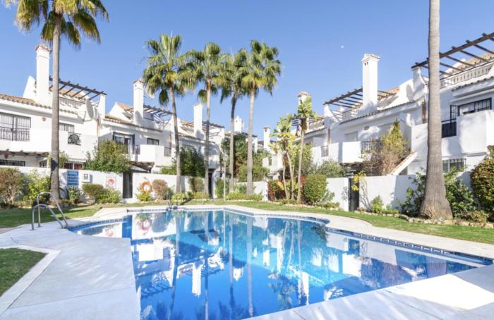 Luxury 3 Bed Townhouse in Puerto Banus Marbella
