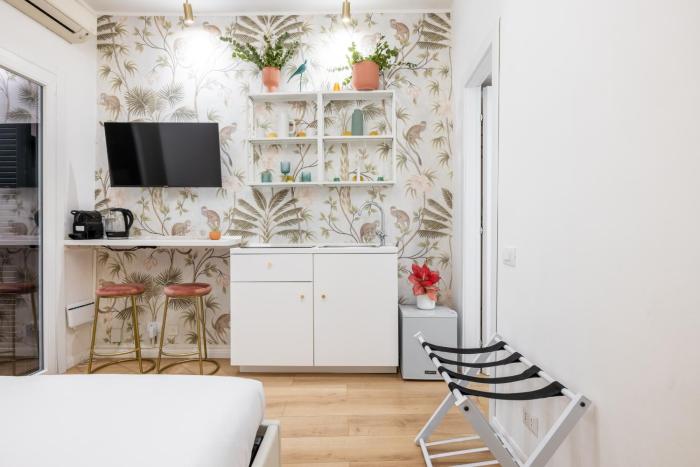 Leonina Apt - Colosseum