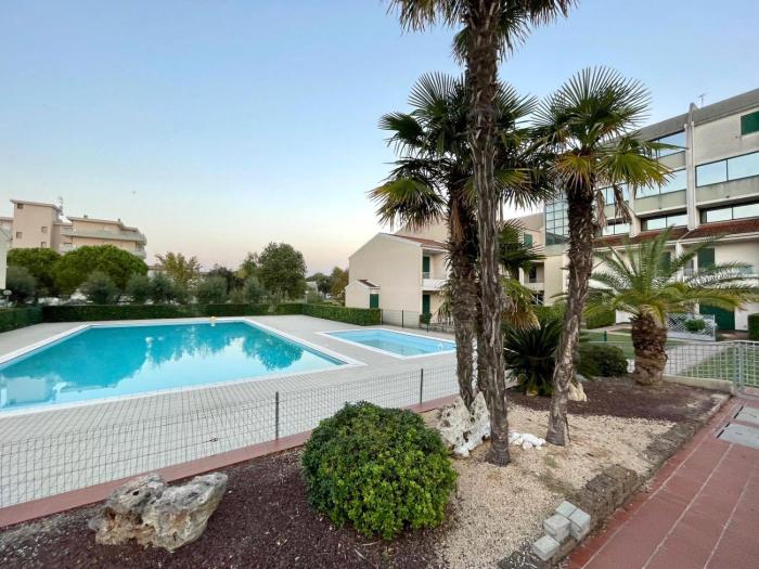 Apartment Caorle de Lux 3min from the BEACH, swimming pool, parking
