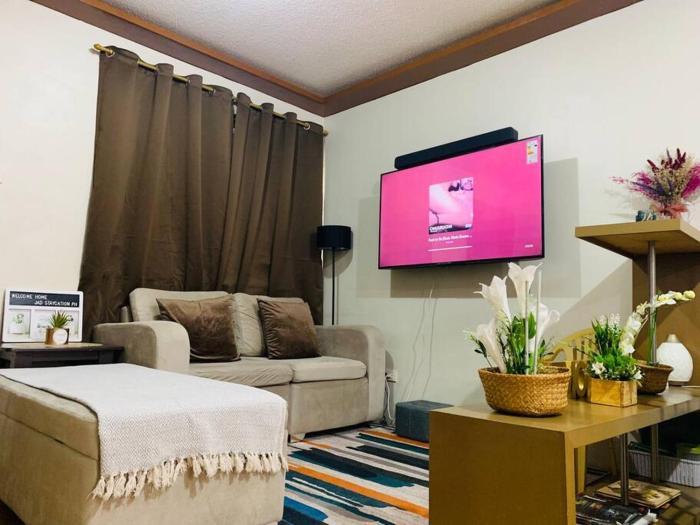 *Accessible 2BR condo close to SM MarikinaLRT 2*