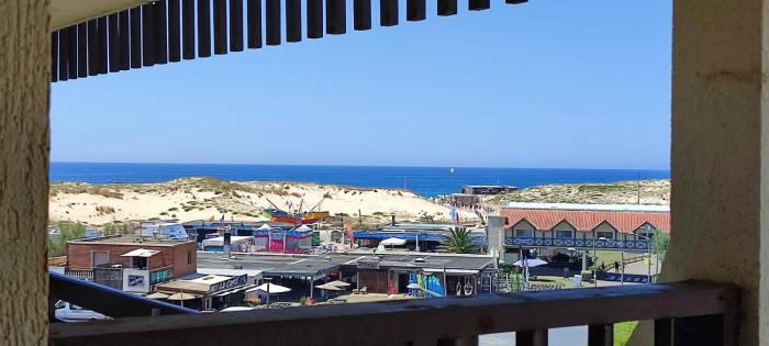 Bel appartement climatisé refait à neuf 100 m de locéan et toutes commodités 3 e étage sans ascenseur