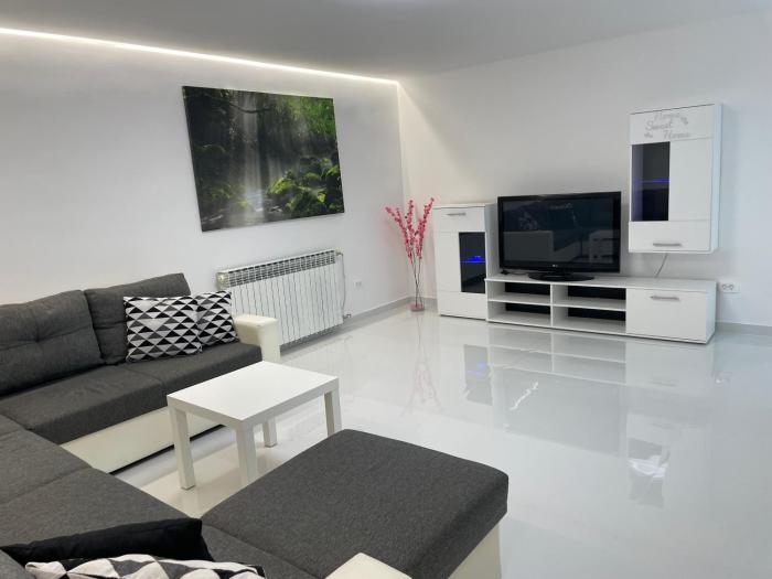 Apartment White Zagreb - private parking&garage