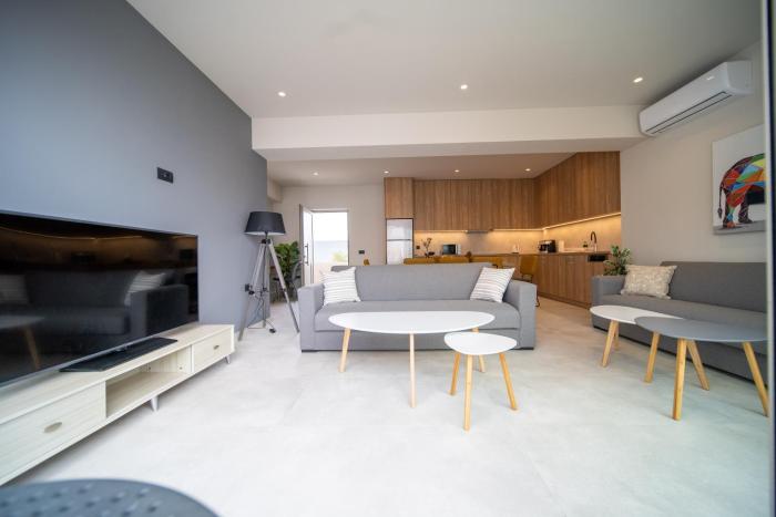 Royal House - Hersonissos Center - Sleeps 8