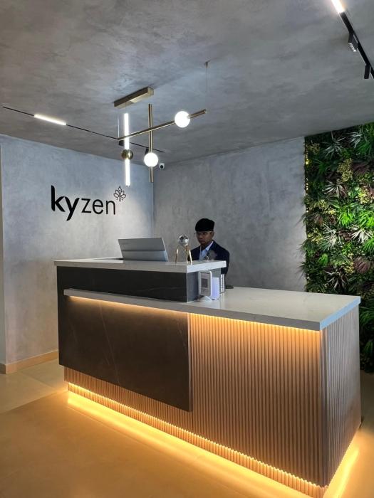 Hotel Kyzen HiTech City- Your Zenly Stay
