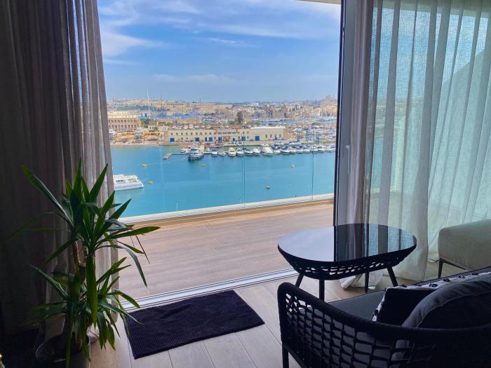 Sea view Sliema 2 bedroom apartment