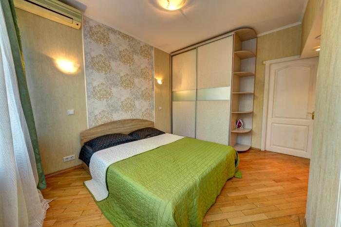 Апартаменти 3-кімнатні в центрі, поруч ст. м. Університет