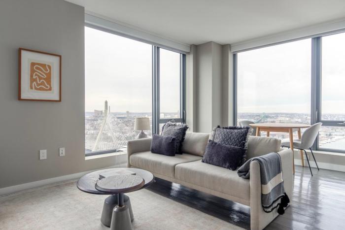 Blueground N Station gym close shops dining BOS-1005