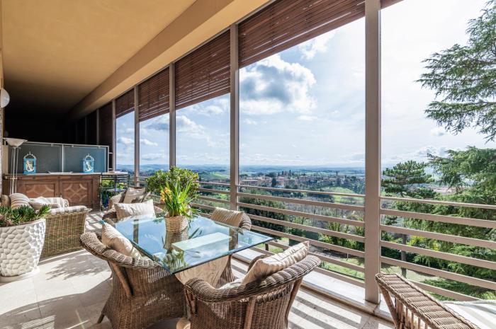 GuestHost - Porta Tufi Luxury Apt with Parking