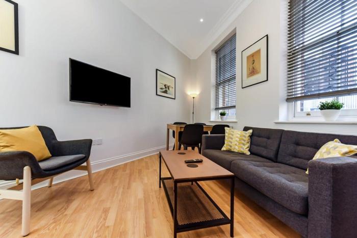 Modern 2 bedroom flat for 4 in Greater London
