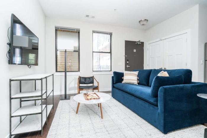 CozySuites Music Row Classy 1BR with free parking 39