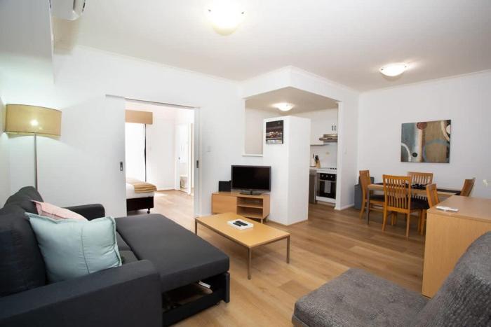 Holiday Apartment with Pool and WiFi
