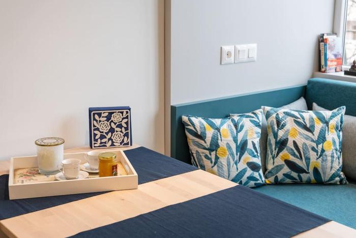 Modern & Stylish Sea Apartment with Parking