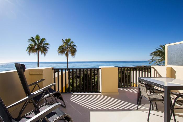 Beach front Studio in Elviria