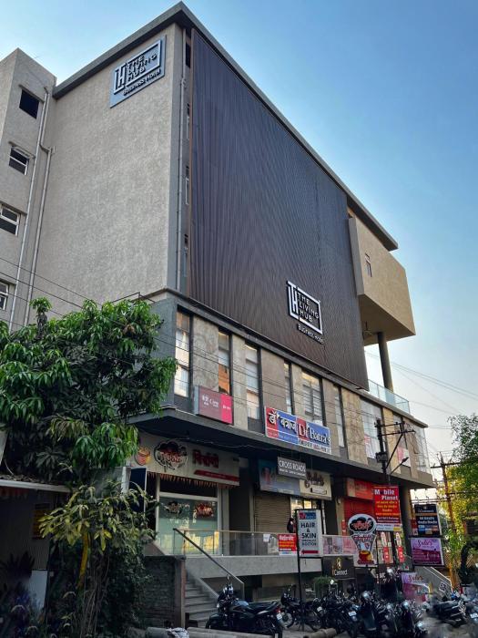 The Living Hub Business Hotel, Kolhapur