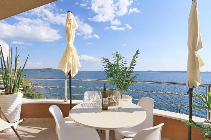 Apartment Jasmin - Amazing Seaview Maisonette with direct beach access