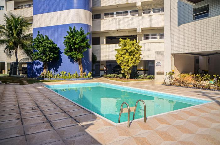 Apto 3Qts Cond. c piscina a 600m da Praia CEE202