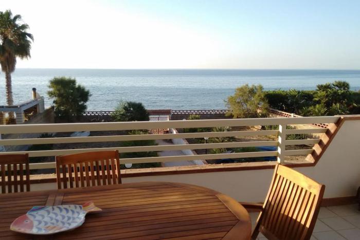 Adriana Appartamento in Villa sul Mare di Lido di Noto