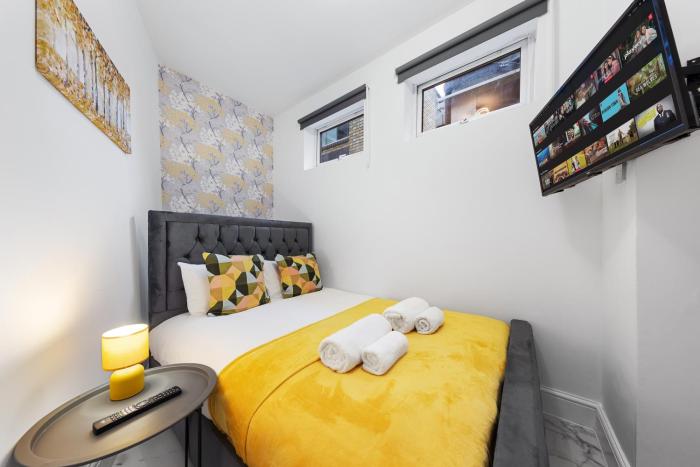 Serviced Modern Studio Flat - Sleeps 2 - Good Links to King Cross, Euston, Finchley Road Station - NW3 London