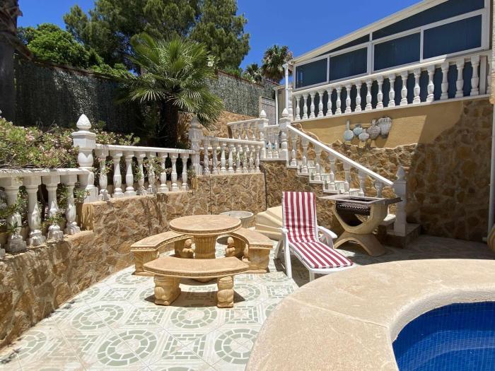 Encantadora VILLA con piscina en Playa Flamenca
