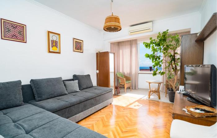 1 Bedroom Lovely Apartment In Dubrovnik