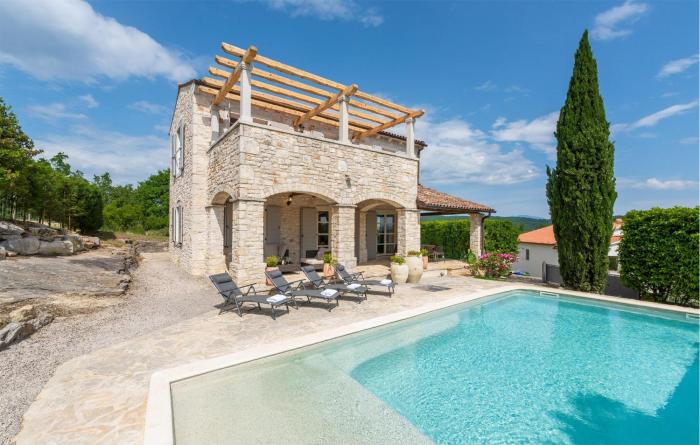 Amazing Home In Sovinjak With Wifi